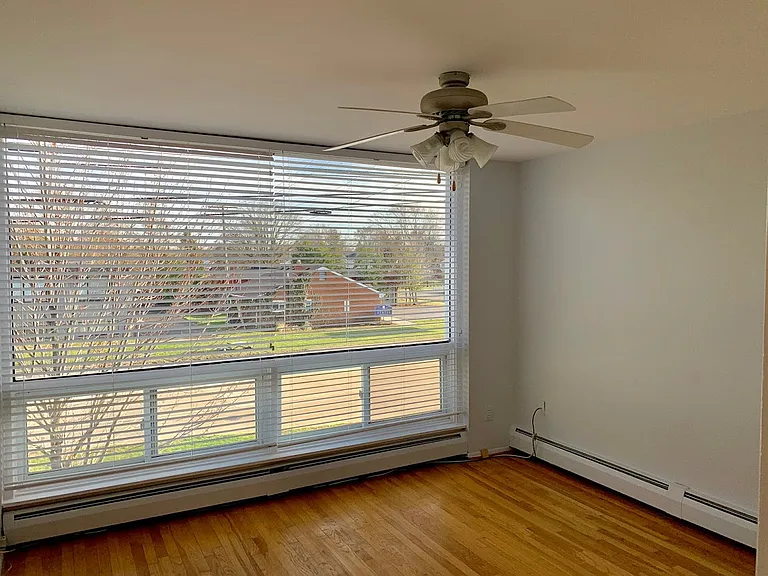 125 E Forteen Mile Rd #11 — Photo 9