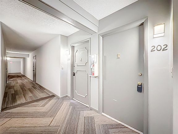 5th image of 639 W Oakland Park Boulevard #202D