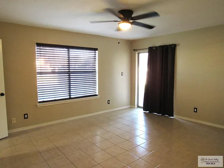 918 E Leggett Rd — Photo 11