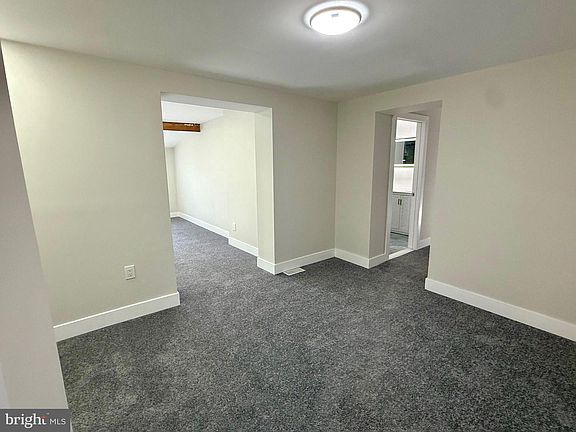 4th image of 3006 Dixon Ave