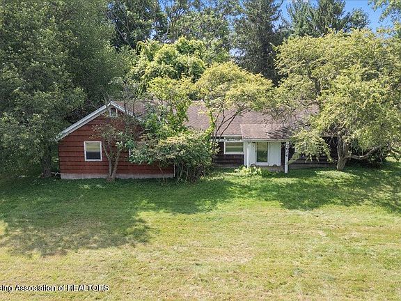 3rd image of 2626 Forest Rd