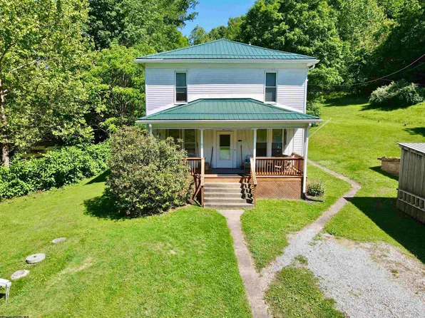 19 Nazareth Farm Rd, Salem, WV 26426
