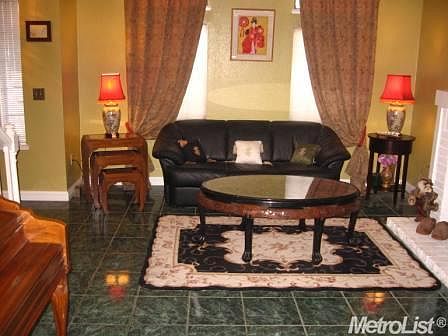 4th image of 6647 Montauban Ave