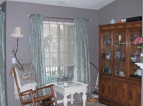 4th image of 11304 Pinehurst Ln