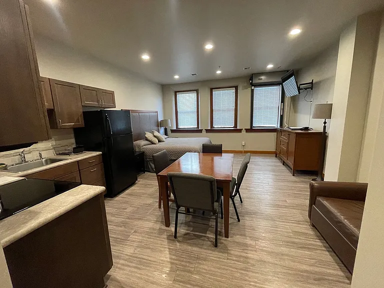 515 E Yakima Ave — Photo 11