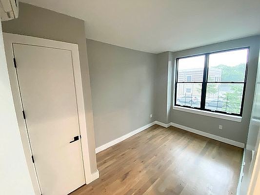 5th image of 345 Cypress Ave #2D