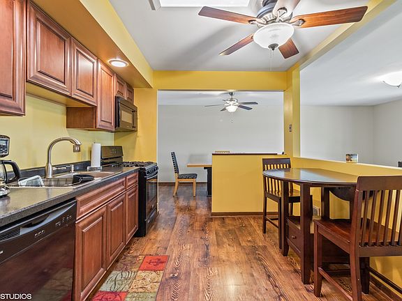 5th image of 7337 W 153rd St #10