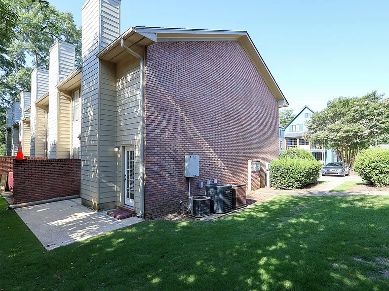 111 S Ross St #7 — Photo 10
