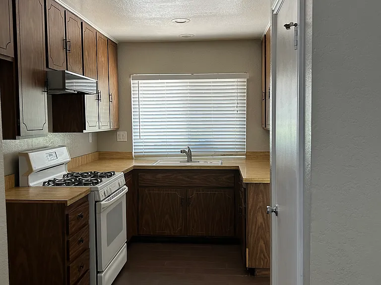 9330 Aegean Dr — Photo 18