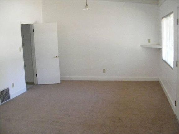 3rd image of 676 Broadway
