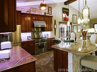 280 Grandview Dr, Lake Ozark, MO 65049