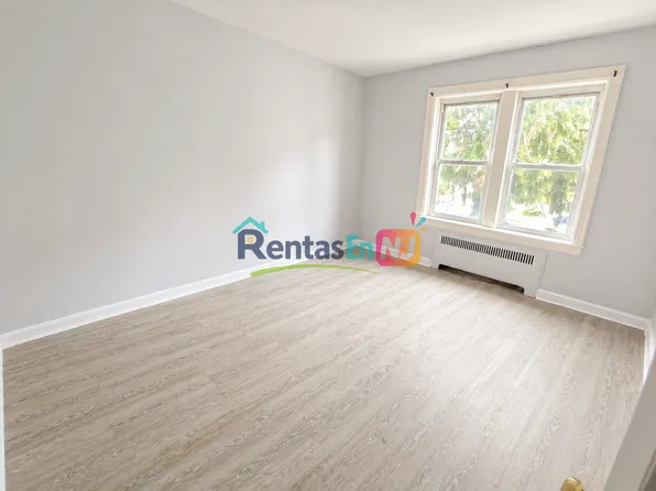 129 Schofield St, Newark, NJ