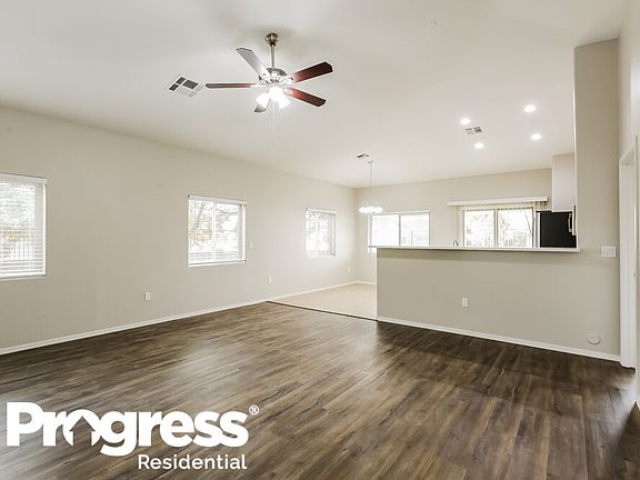 5th image of 2617 E Sunland Ave