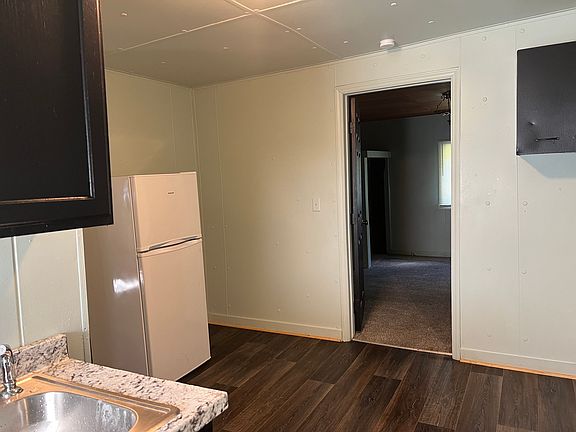 3rd image of 205 Reed St