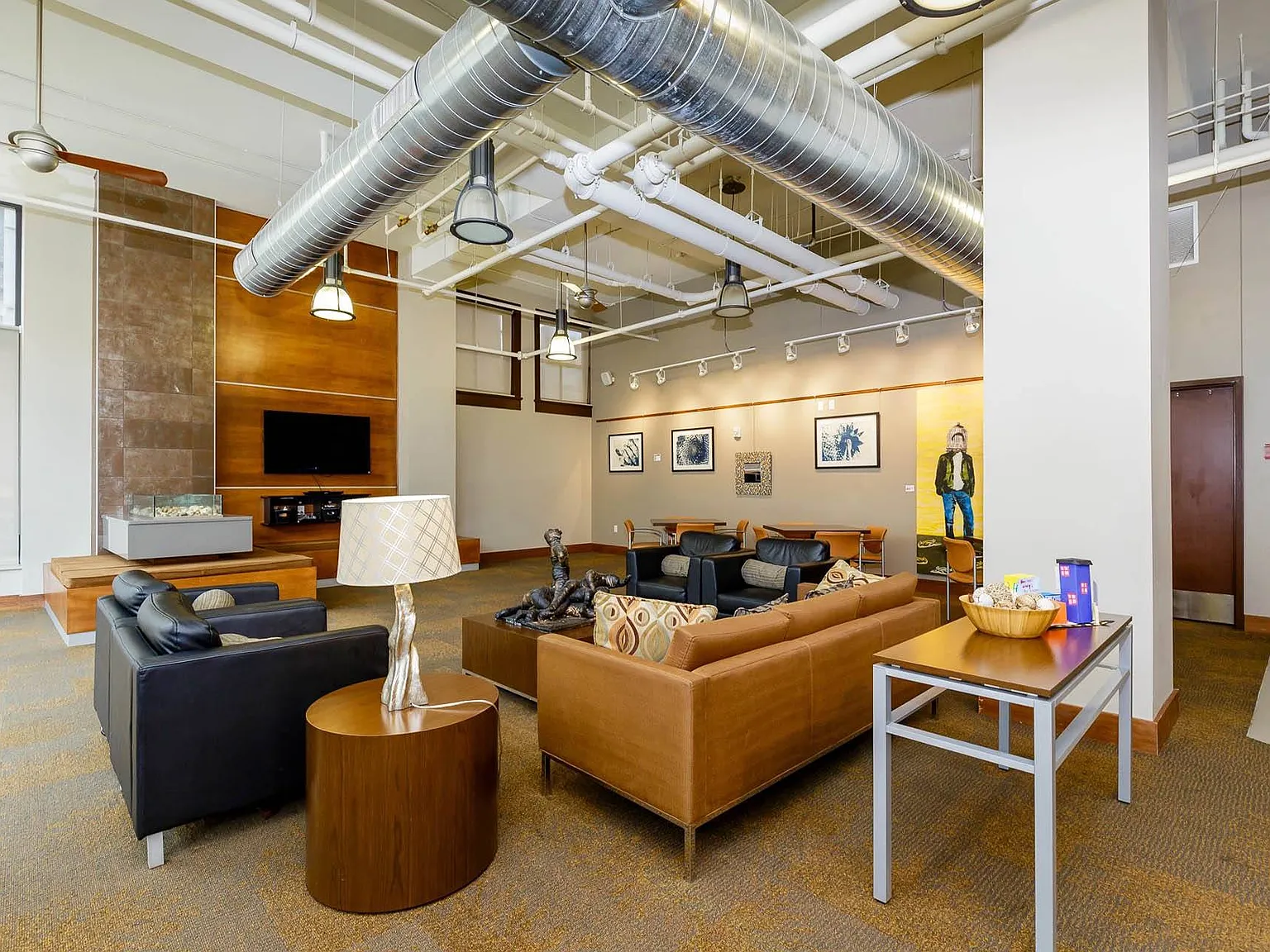 Metropolitan Lofts — Photo 3