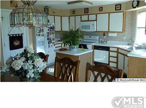 2nd image of 211 Azalea Ct #21J1