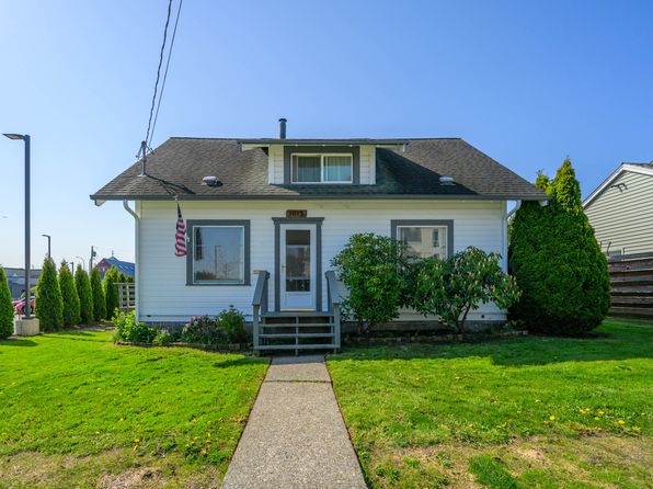 1015 18th St, Anacortes, WA 98221