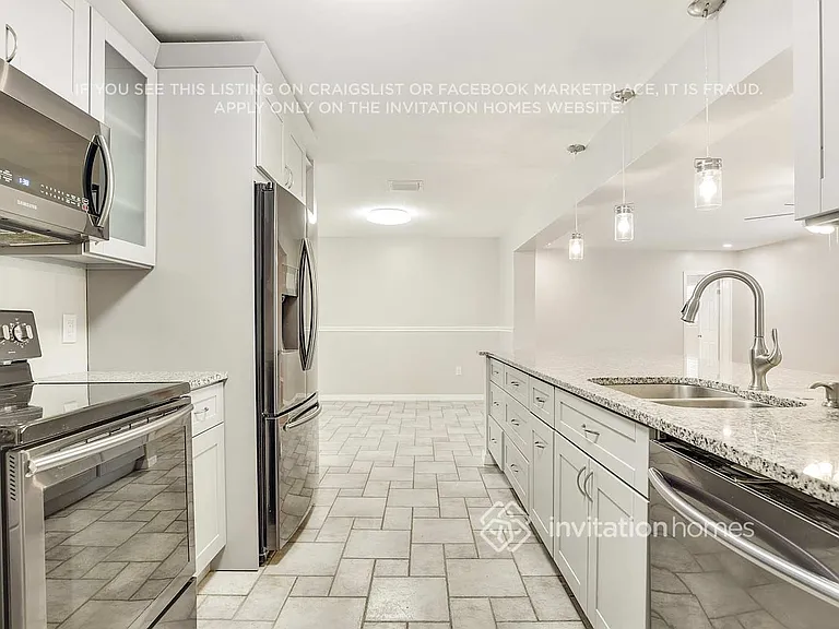 6461 Yellowstone St — Photo 13
