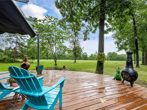 1 Hillcrest Dr, Eureka Springs, AR 72631
