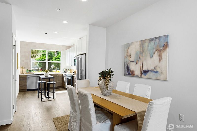 5th image of 749 7th Avenue NW