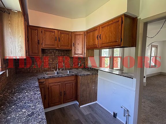 3rd image of 2534 Tiffin St
