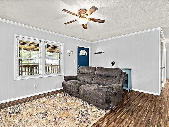 3rd image of 6105 Everett Ave