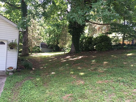2nd image of 1047 Sunset Dr