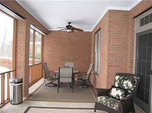 Great outside room, equipped with sat. TV, skylights, electric,tile floors. 