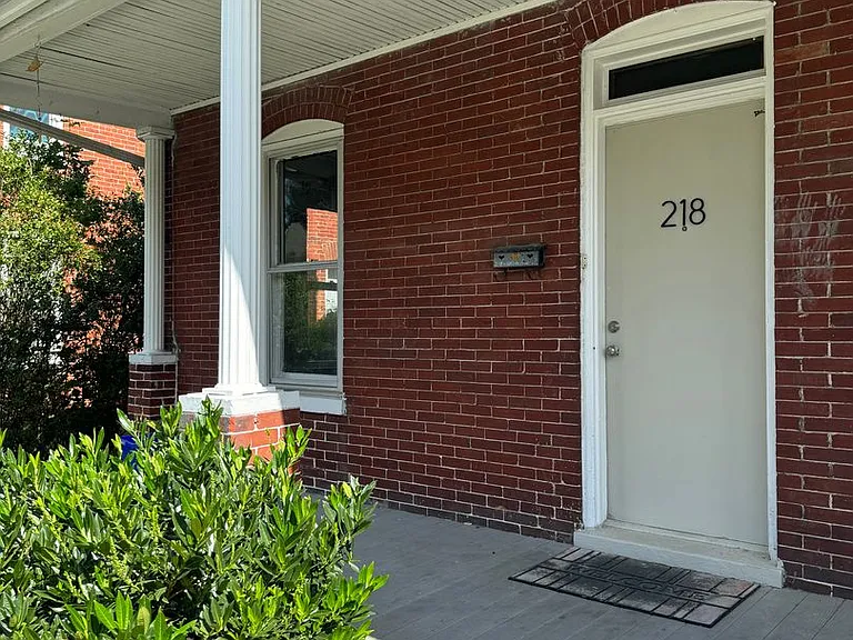 216-218 Westside Ave — Photo 1
