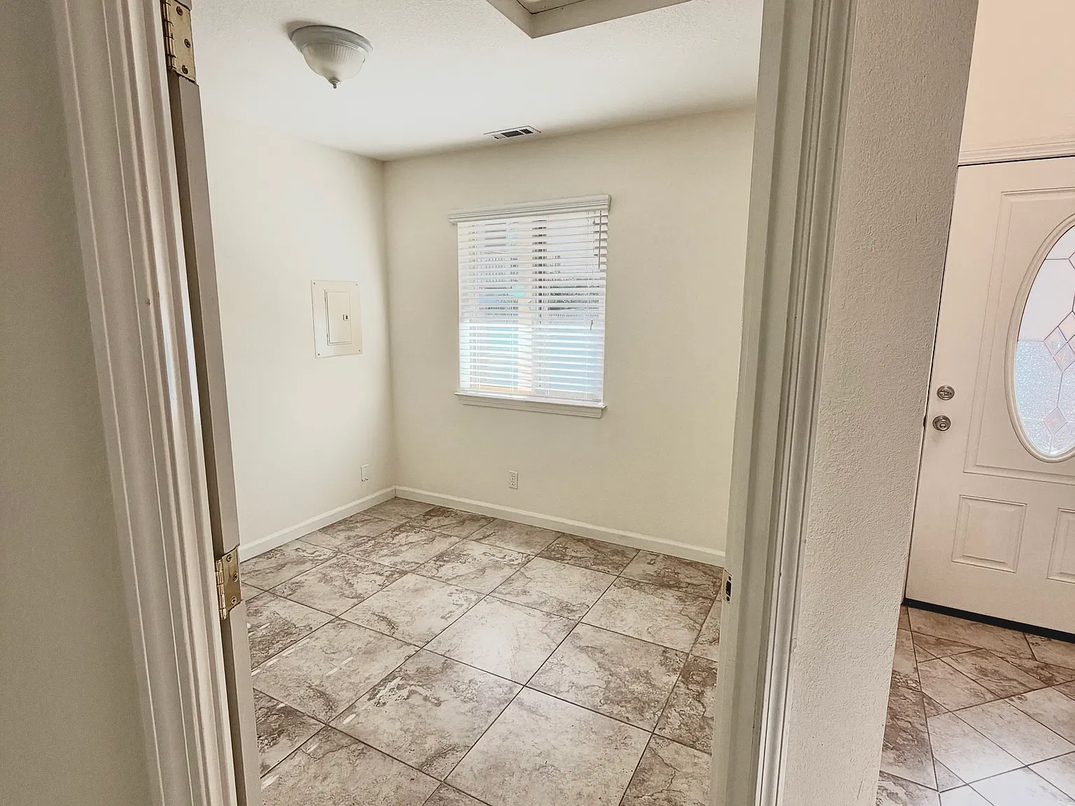 3202 Rockview Pl — Photo 3