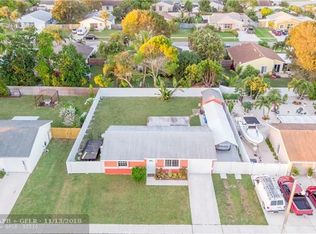 10091 Yeoman Ln, Royal Palm Beach, FL 33411