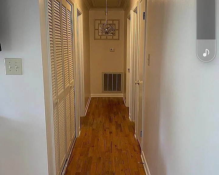 840 Jane St — Photo 7