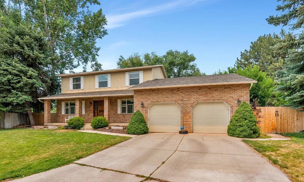 6 bed, 3.5 bath, 3690 sqft, $3,800 — Photo 2