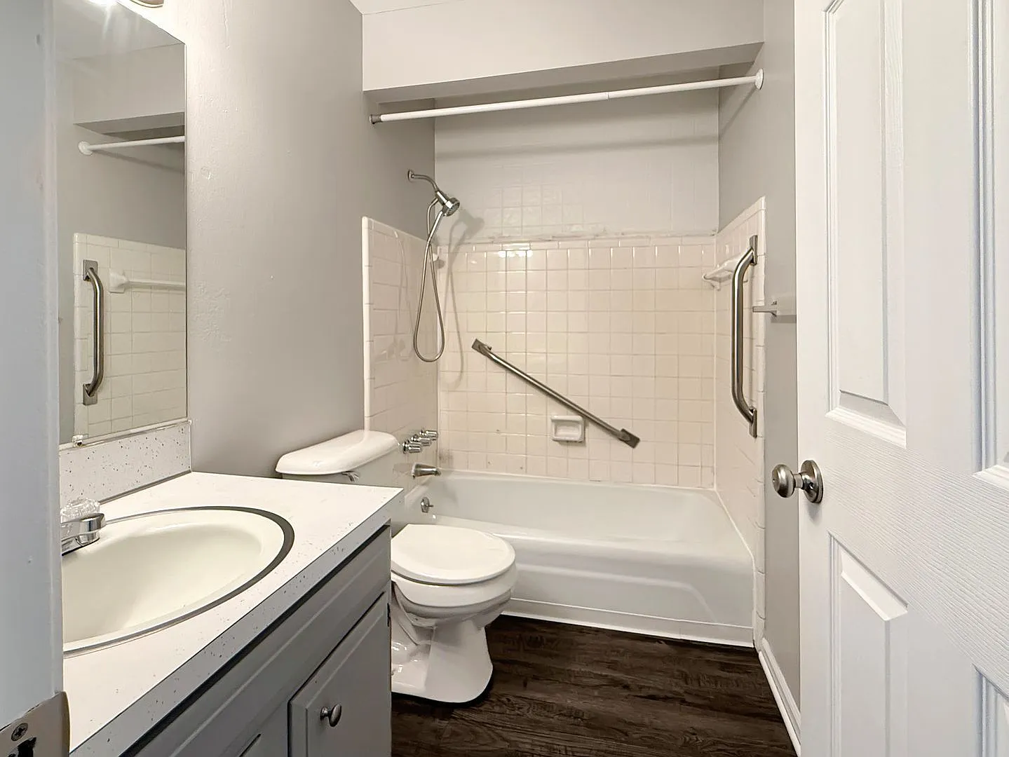 2 bed, 1.0 bath, 850 sqft, $1,295 — Photo 4