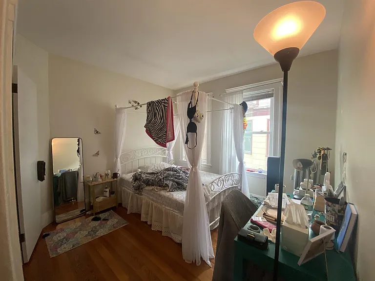 24-26 Burnham St #2 — Photo 11
