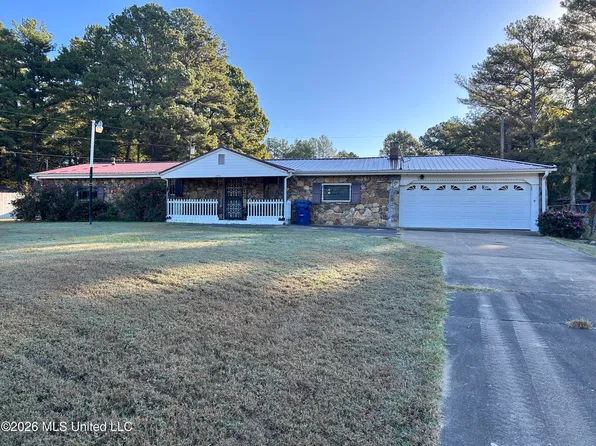 1574 Red Banks Rd N, Byhalia, MS 38611