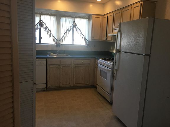 3rd image of 214 Concord Ln