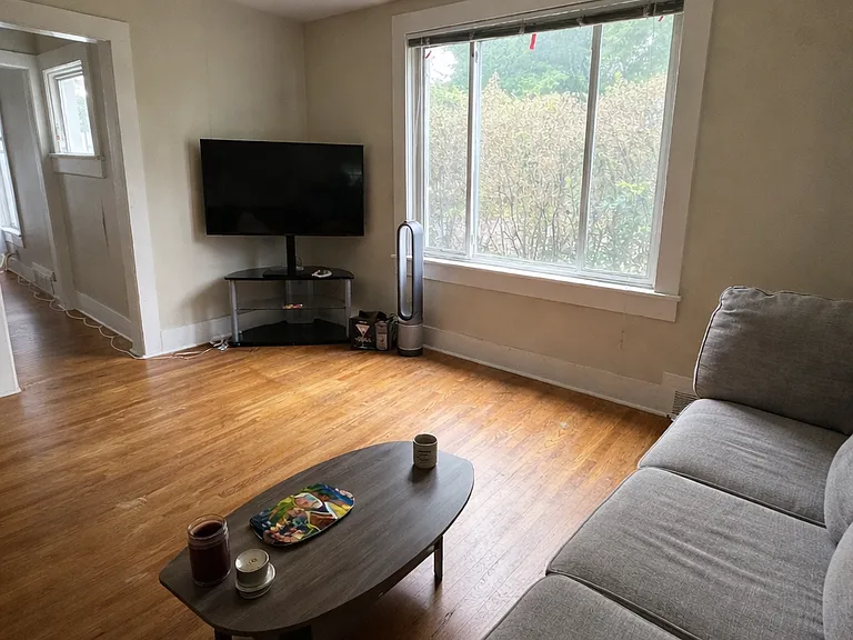 626 Lake St — Photo 2