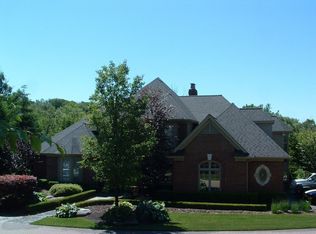 26378 Ballantrae Ct, Farmington Hills, MI