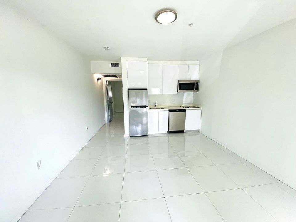 1st image of 801 15th St APT 102