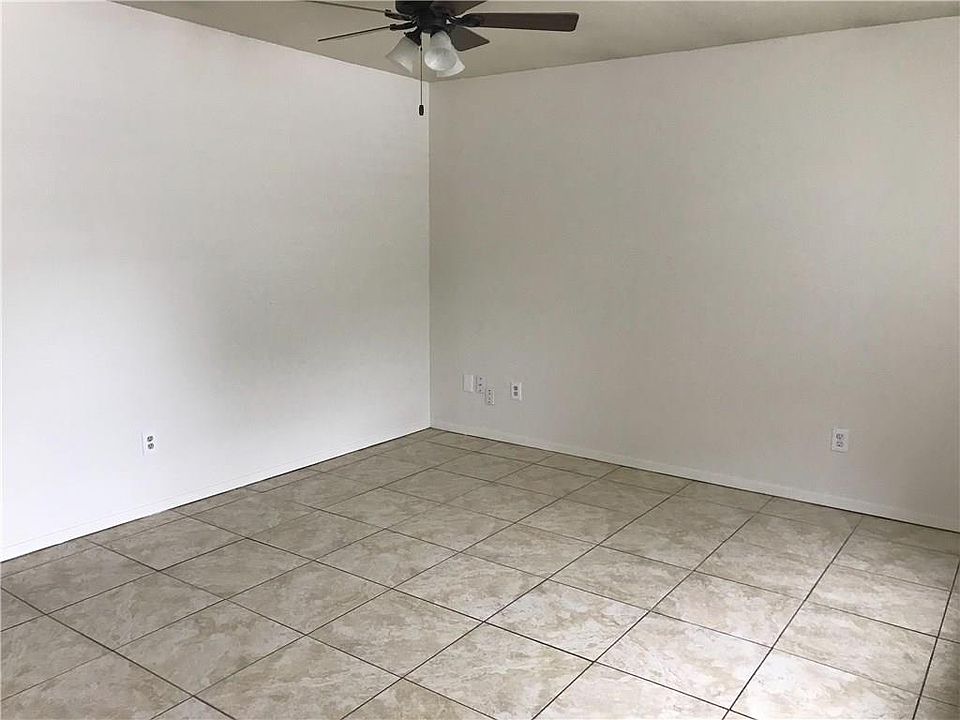 2nd image of 213 W Anderson St APT B