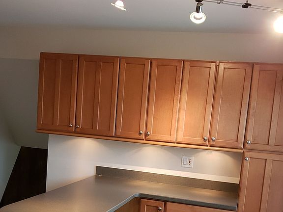 4th image of 17125 Kenwood Ave