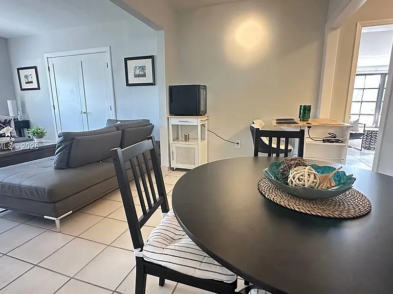2475 SW 24th Ter — Photo 12