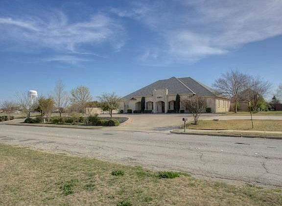 2nd image of 1908 Everman Pkwy