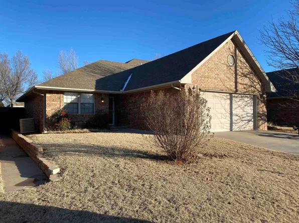 3012 Brook Cir, Woodward, OK 73801