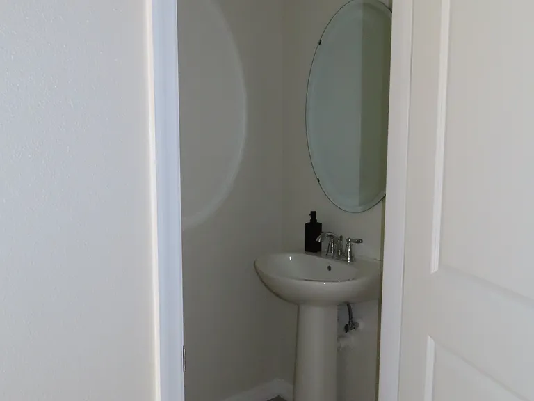1537 Discovery St — Photo 10