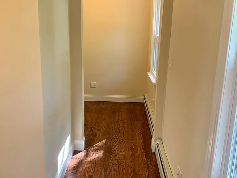 250 Oakland Ave — Photo 2