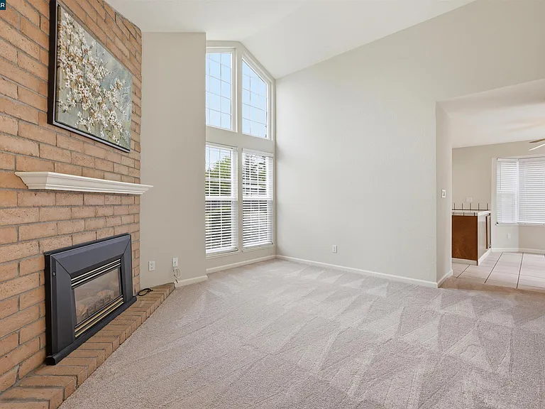 177 Northwood Cmns — Photo 11