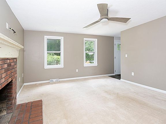 5th image of 130 Pleasant St