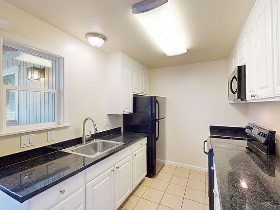 5th image of 355 Boyes Blvd APT 6